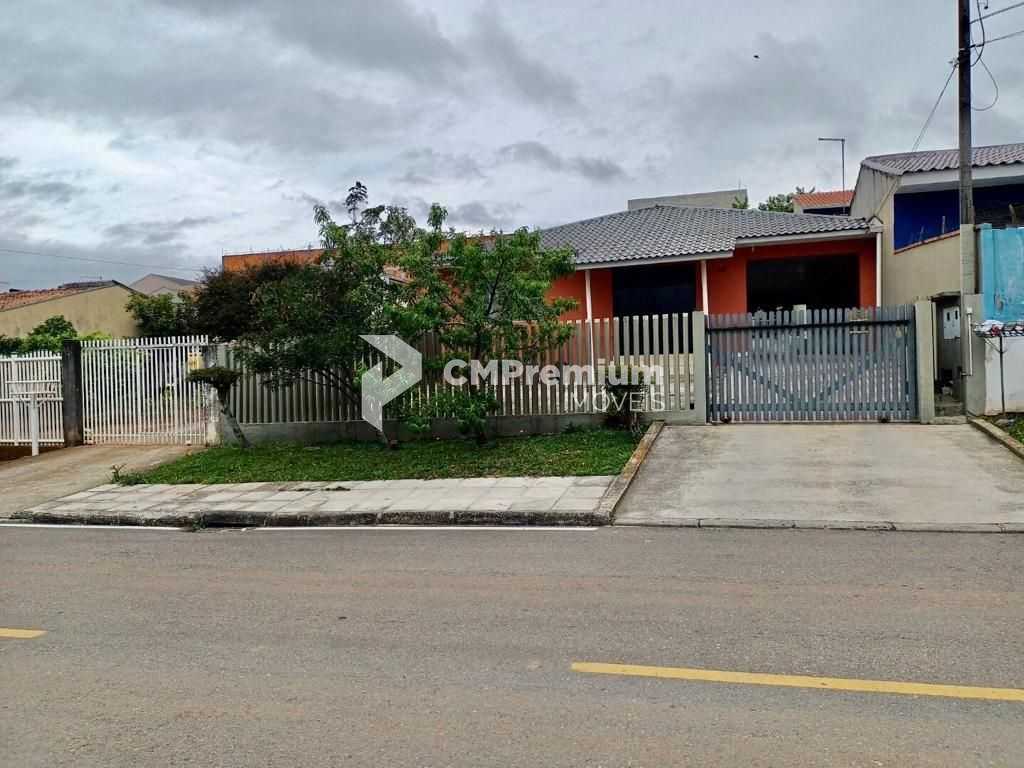 Imóvel com Duas Casas e Sobrado. Espaço, Conforto e Variedade ...