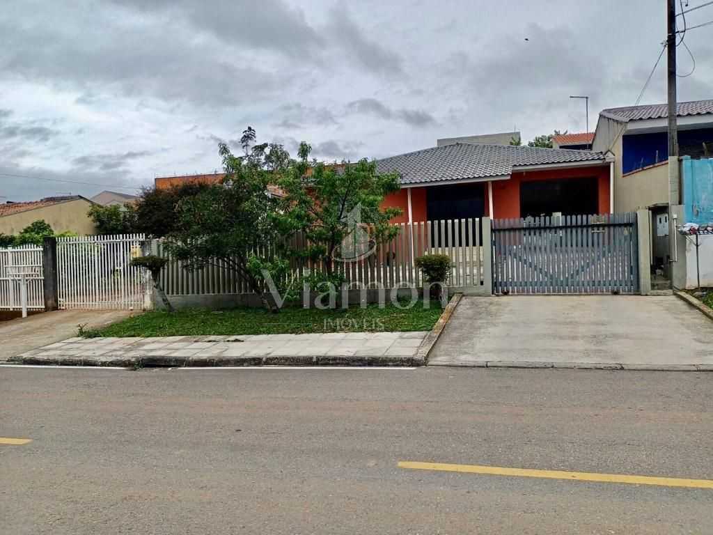 Imóvel com Duas Casas e Sobrado. Espaço, Conforto e Variedade ...