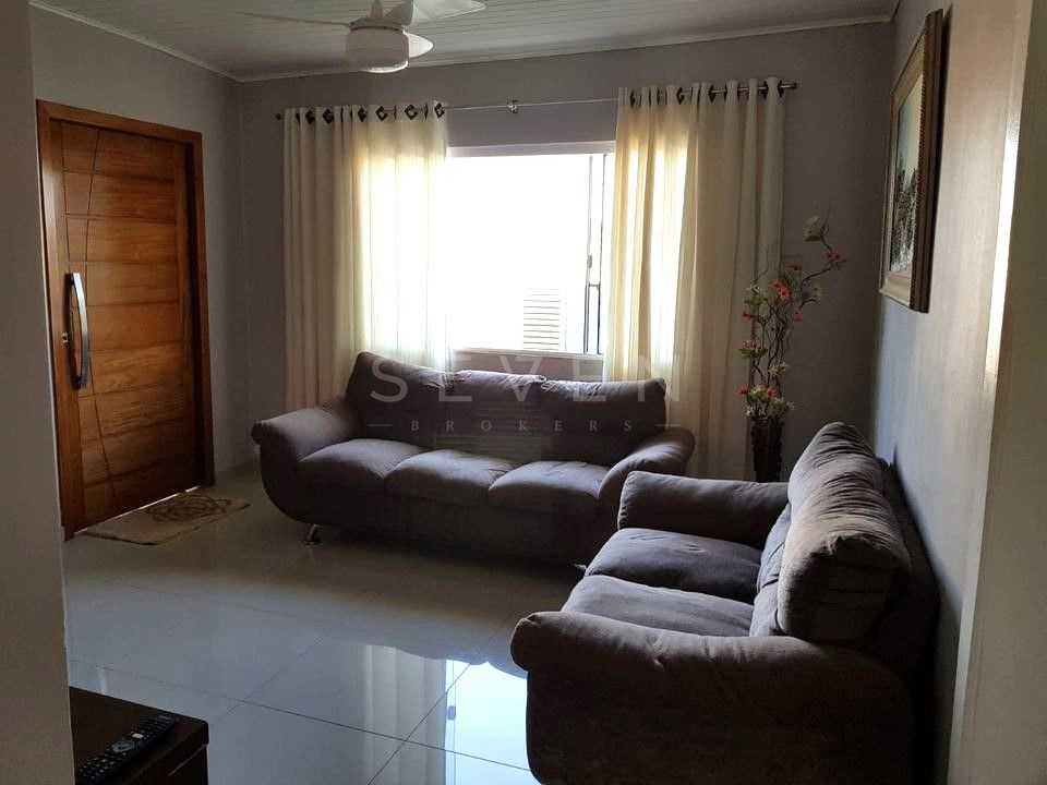 Casa térrea à venda na Lapa-PR  3 quartos, suíte, área gourmet...