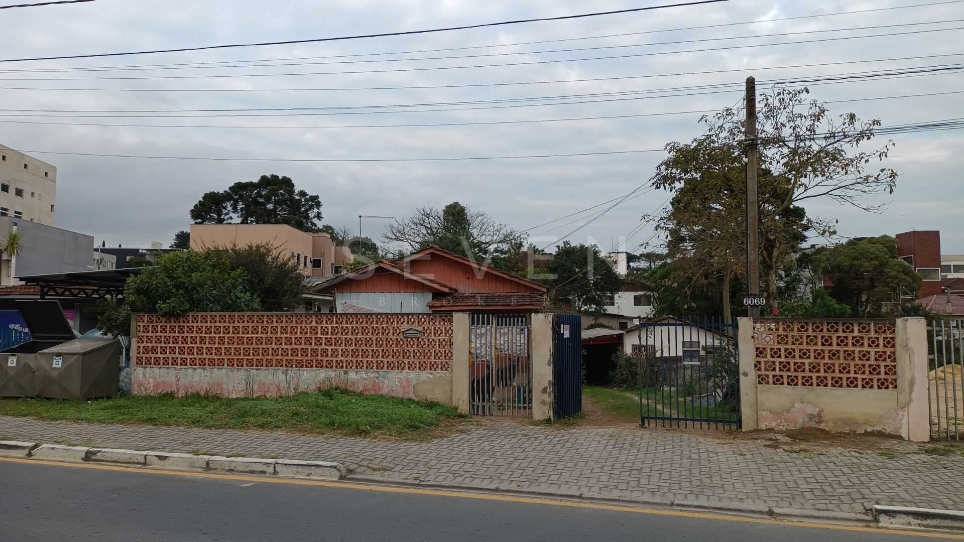 Terreno Comercial com Casa à Venda na Rodovia do Xisto, Alto P...
