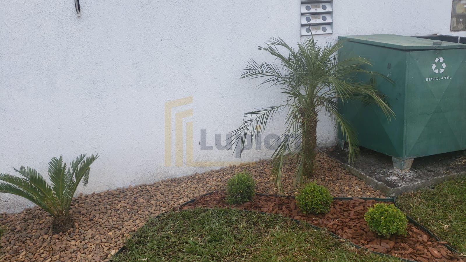 Edifício Inteiro no Centro de Pinhais  8 Apartamentos Mobiliad...