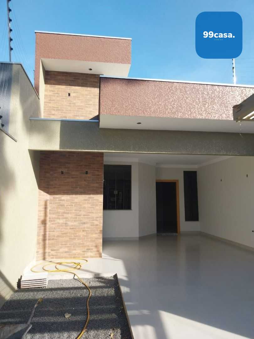 Casa de 3 Dormitórios à Venda em Maringá PR  Jardim Liberdade,...