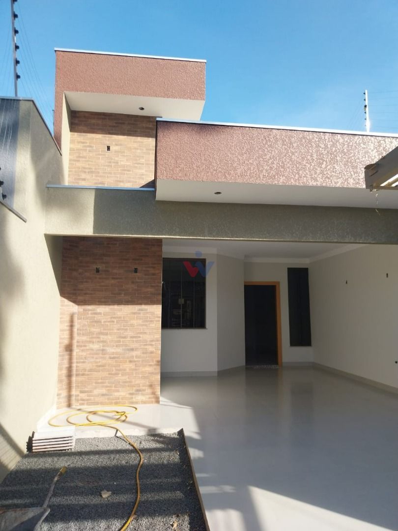 Casa de 3 Dormitórios à Venda em Maringá PR  Jardim Liberdade,...