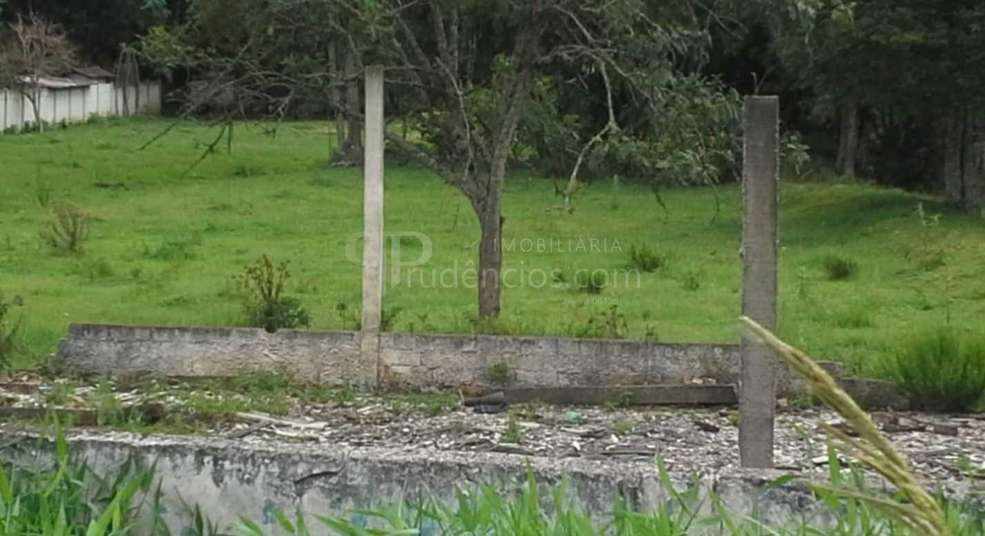 Terreno em Fazenda Rio Grande  Investimento com Potencial de V...