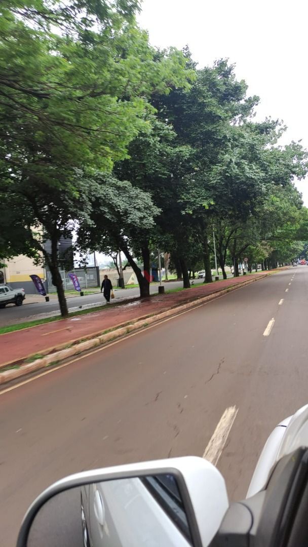 Casa Espaçosa de 3 Dormitórios à Venda no Sol Nascente  Confor...