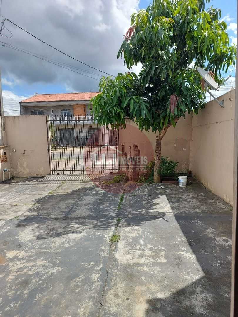 Terreno com Casa à Venda no Pinheirinho  Rua Tranquila e Excelente Localização