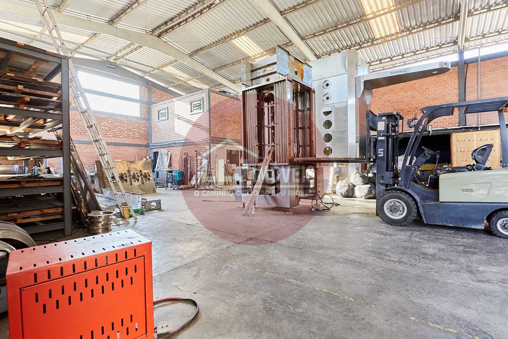 Barracão 500m  em Terreno de Esquina | Localização Estratégica Próximo à Volvo