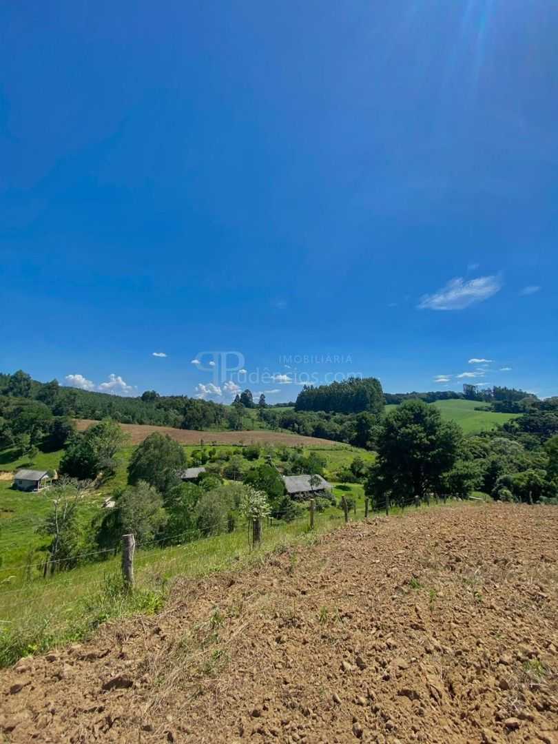 Chácara Completa com Casa, Varanda Gourmet, Tanques de Peixe, ...