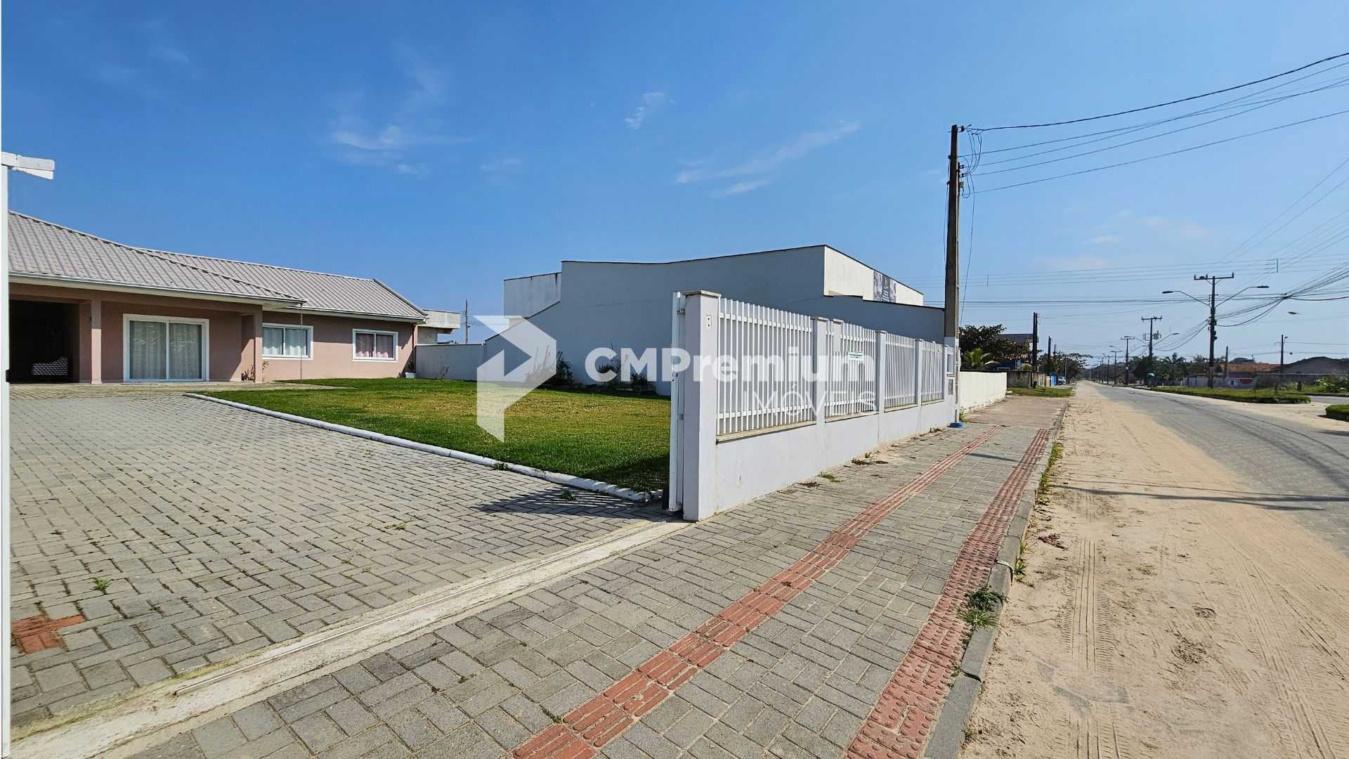 Ótima Casa na Praia do Ervino  4 Quartos, Piscina e Churrasque...