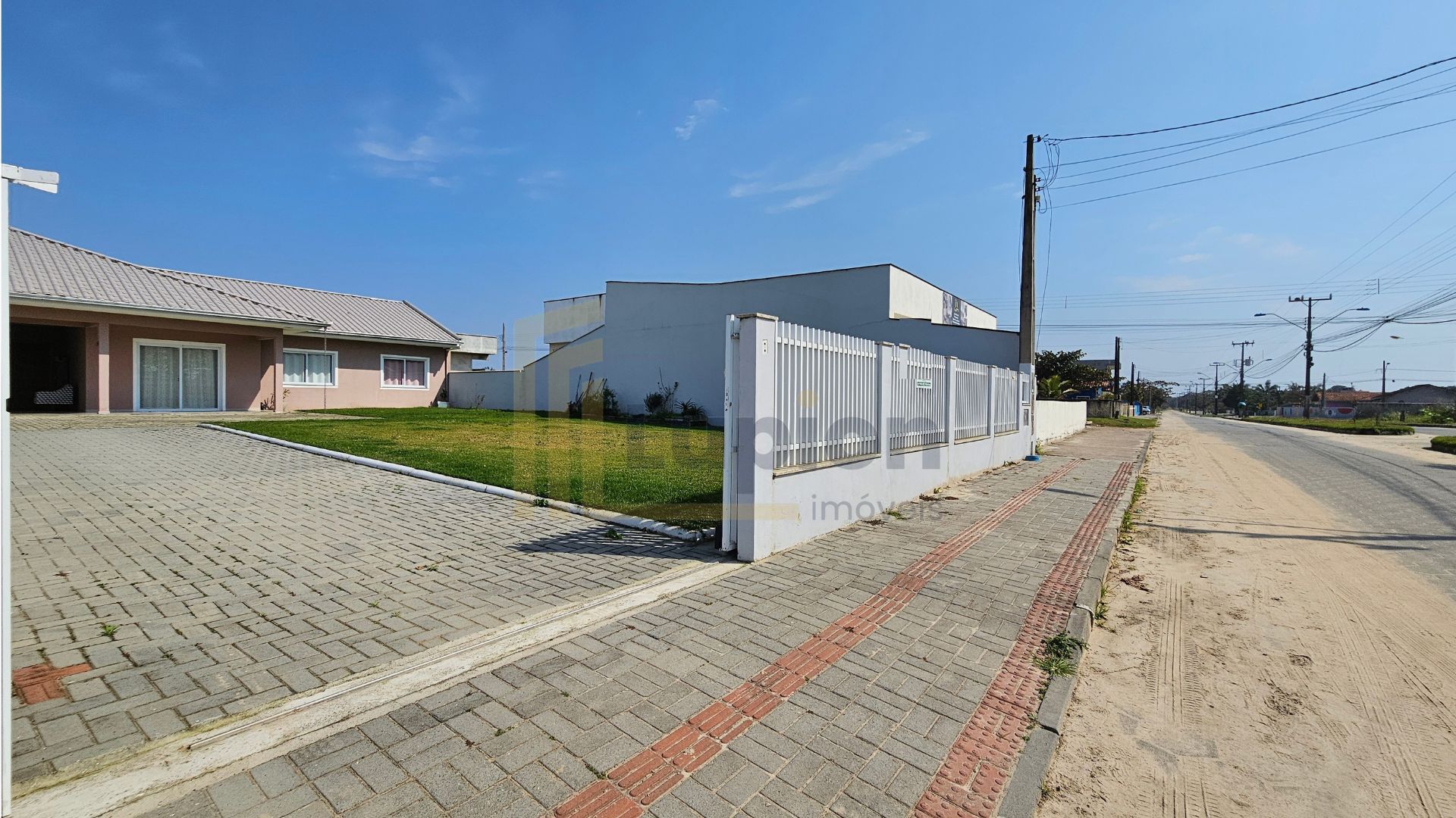 Ótima Casa na Praia do Ervino  4 Quartos, Piscina e Churrasque...