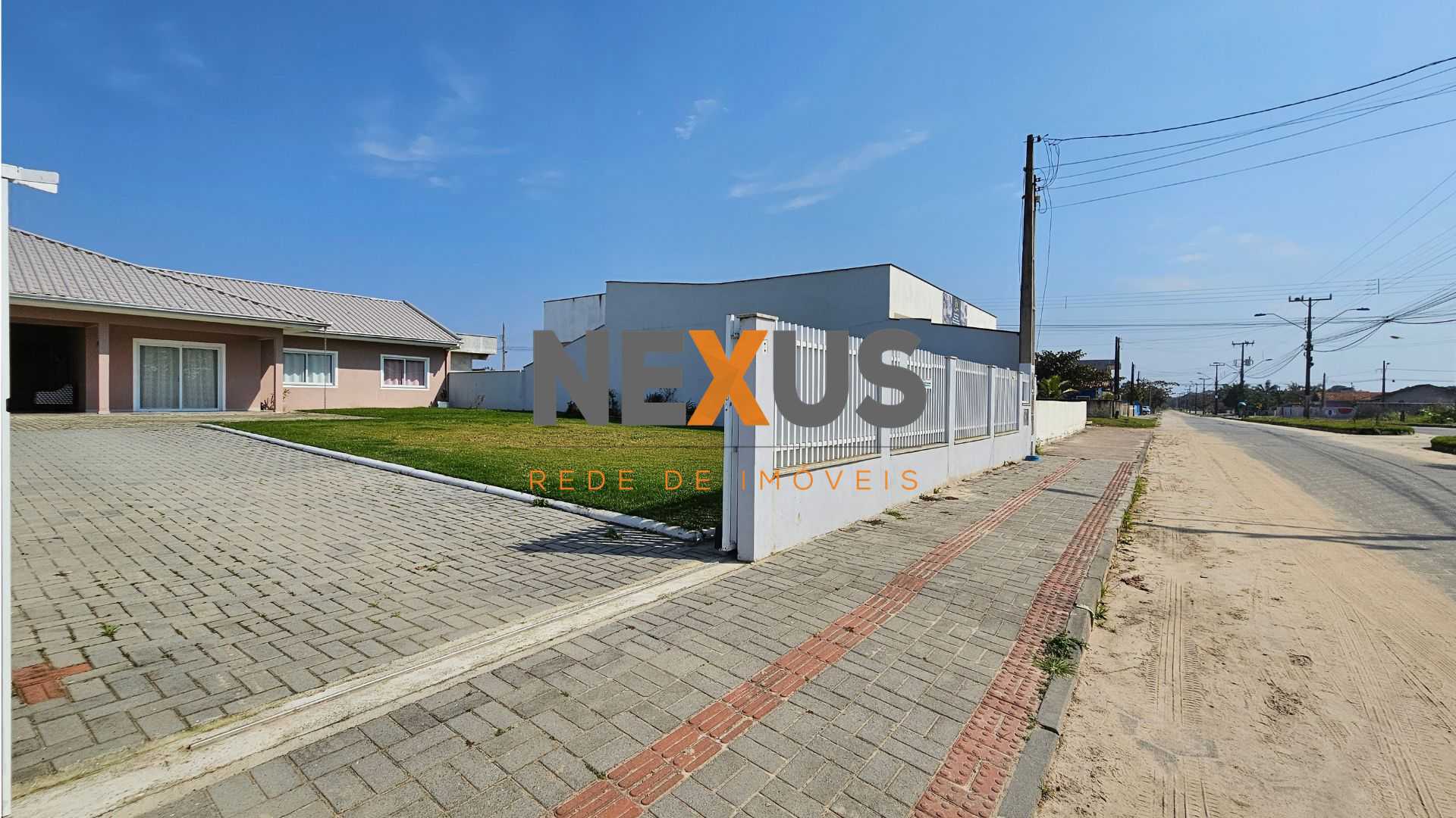 Ótima Casa na Praia do Ervino  4 Quartos, Piscina e Churrasque...