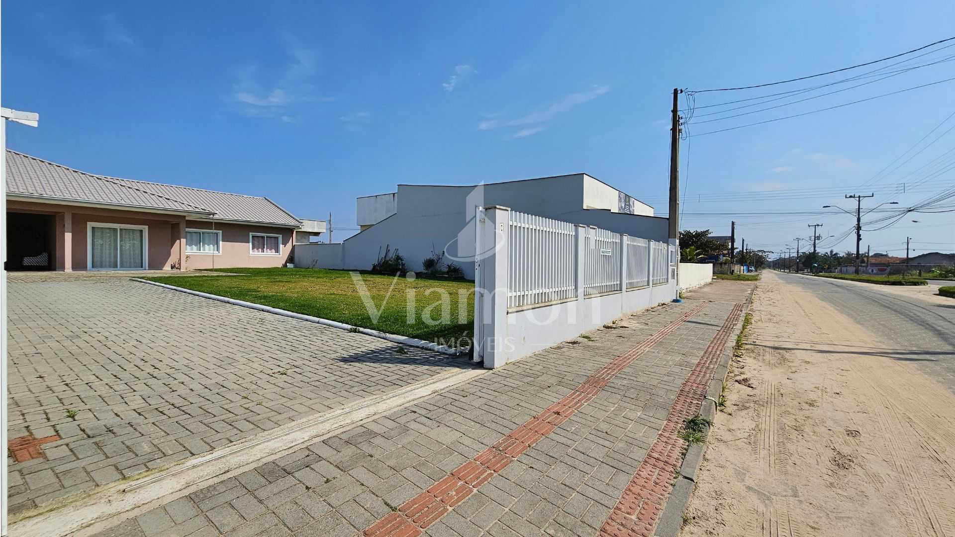 Ótima Casa na Praia do Ervino  4 Quartos, Piscina e Churrasque...