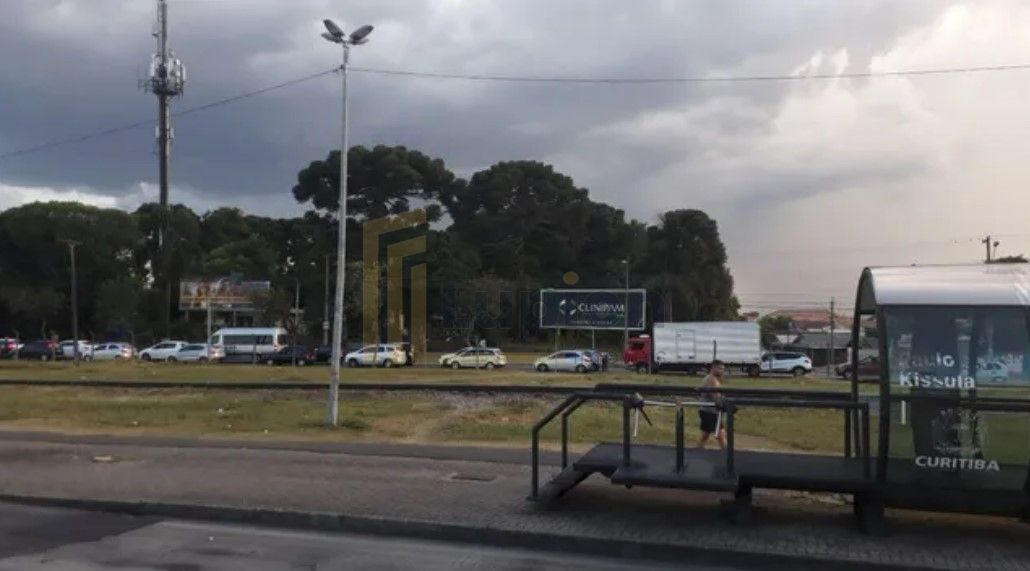 Terreno ZR4 de Esquina no Cajuru  Oportunidade de Investimento...