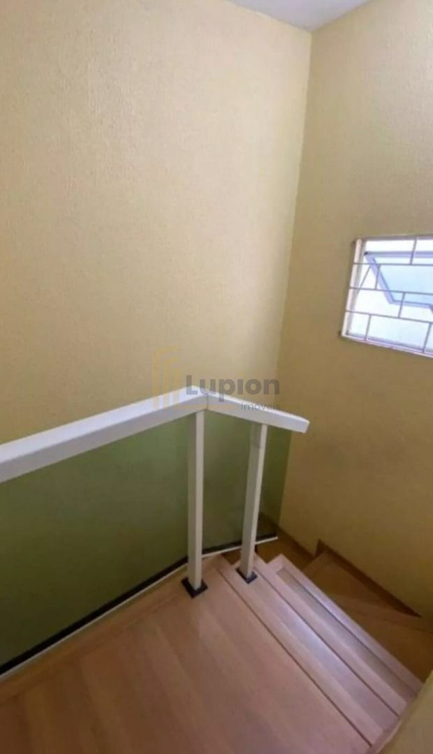 Sobrado com 3 dormitórios à venda, 111 m  por R  490.000,00 - ...