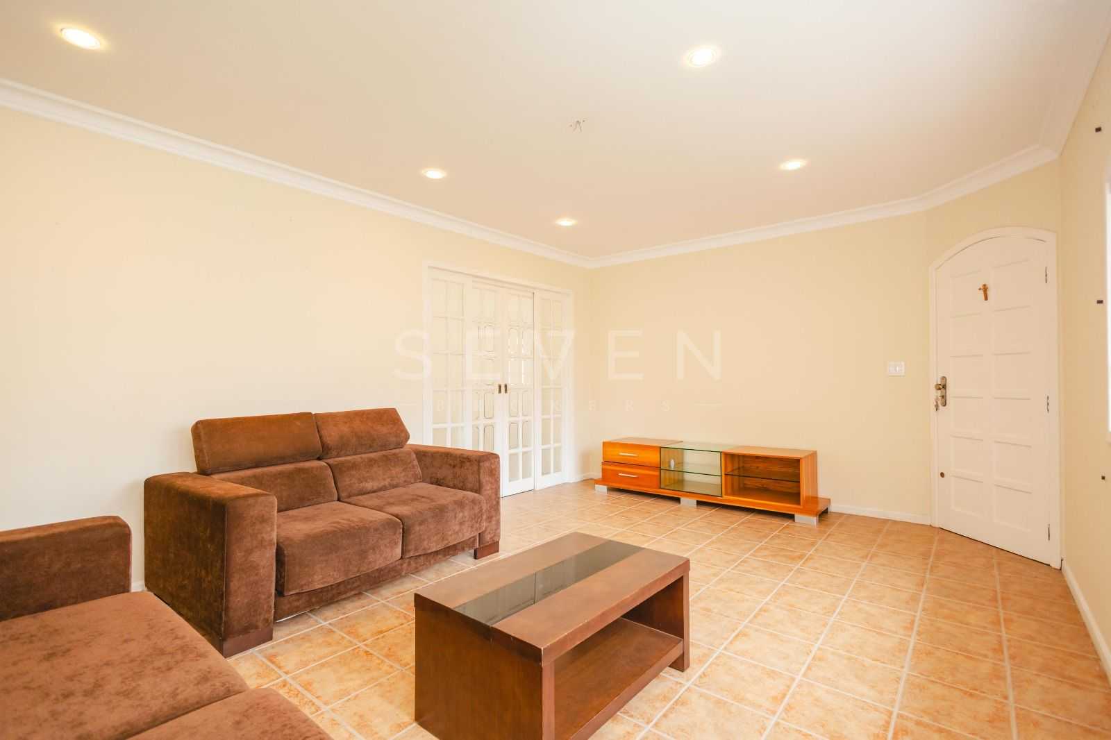 Casa térrea   2 imóveis no terreno | 3 casas e vagas para 10 c...