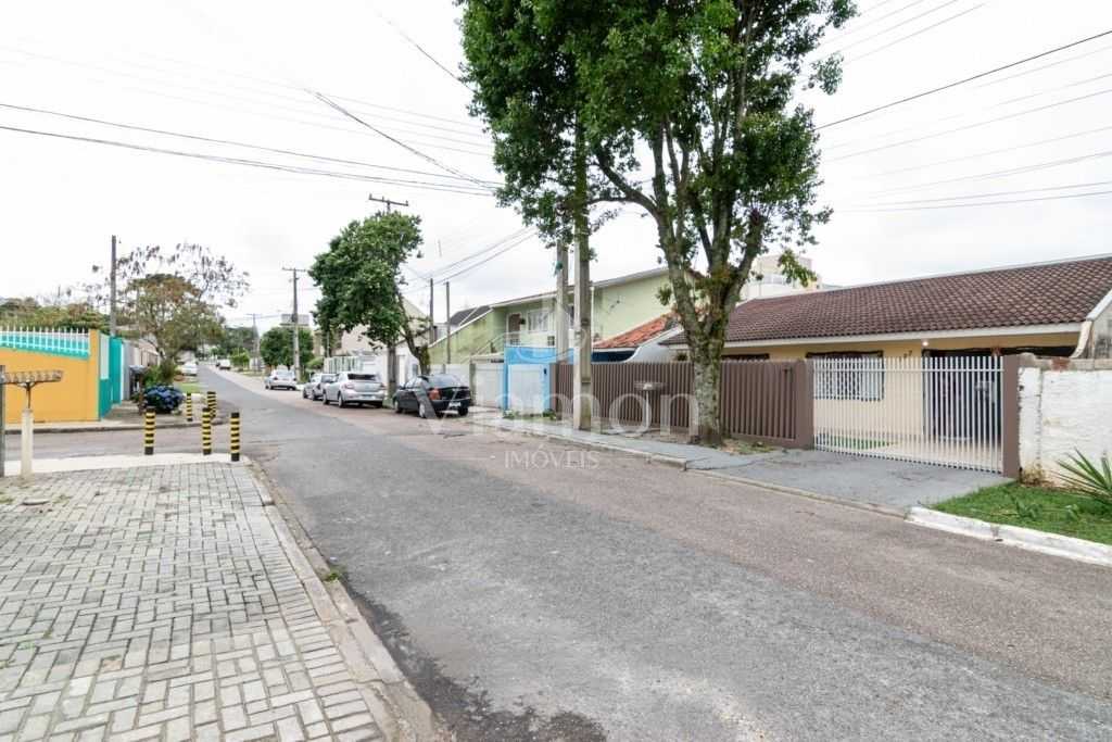 Casa à Venda no Uberaba  3 Dormitórios, Suíte e Terreno Amplo