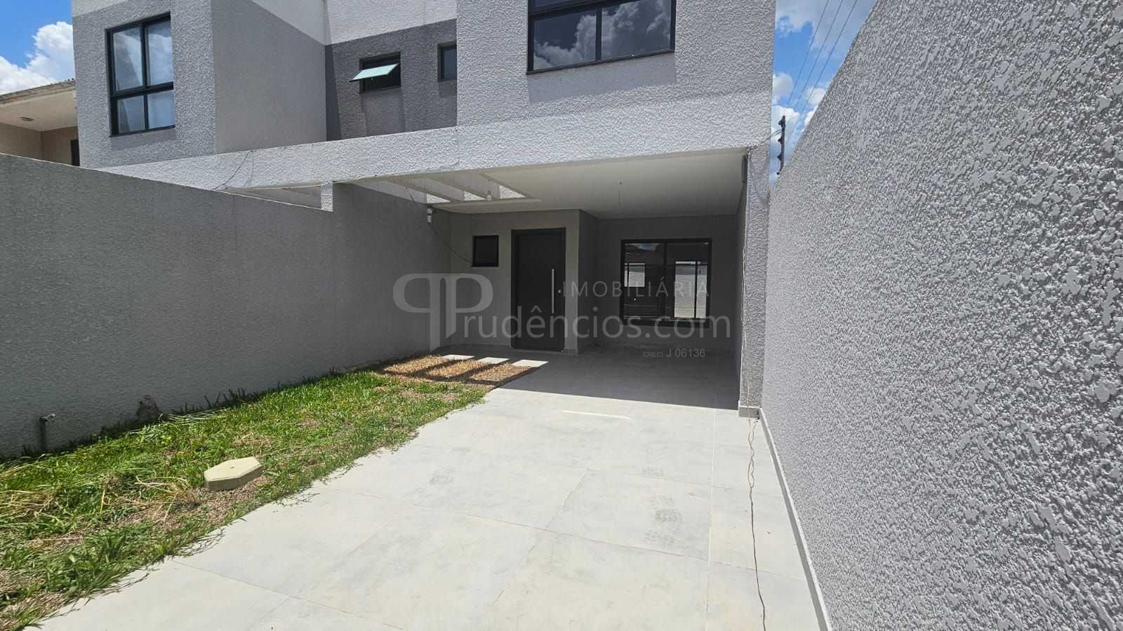 Lindo Sobrado à Venda no Boqueirão  Conforto e Localização Pri...