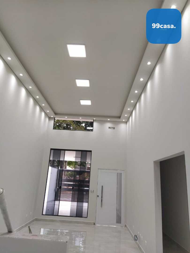 Casa de Alto Padrão com Pé Direito Duplo e Suíte no Jardim Alv...