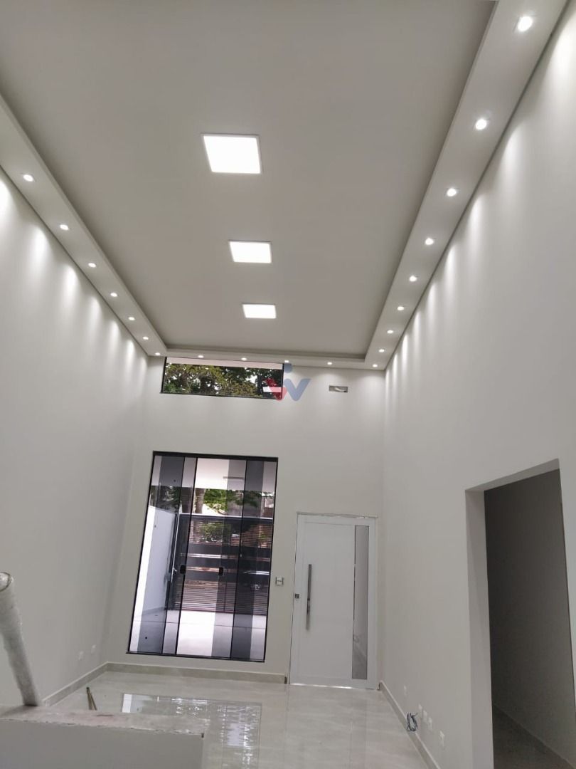 Casa de Alto Padrão com Pé Direito Duplo e Suíte no Jardim Alv...