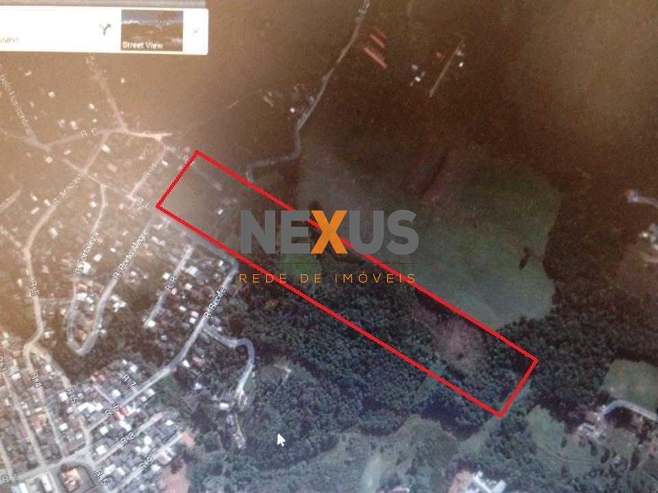 Terreno à Venda com Mina dÁgua e Potencial de Construção, Opo...