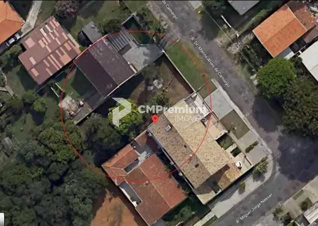 Terreno à Venda no Tingui, Curitiba  837 m  em Localização Pri...