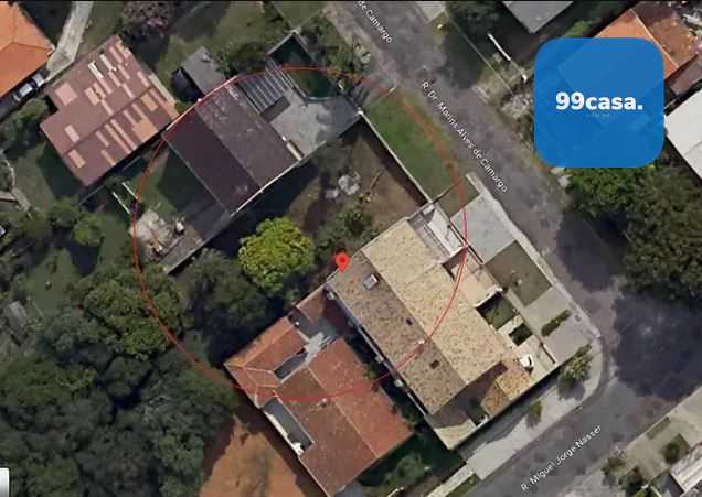 Terreno à Venda no Tingui, Curitiba  837 m  em Localização Pri...