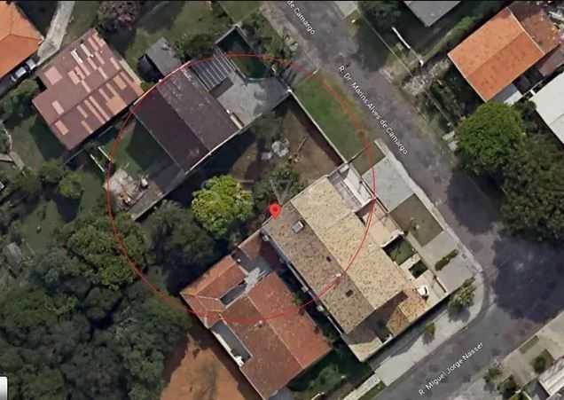 Terreno à Venda no Tingui, Curitiba  837 m  em Localização Pri...