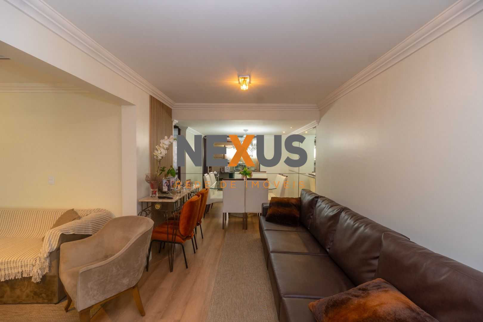 Lindo Sobrado Triplex no Bairro Seminário  3 Quartos, 2 Suítes...