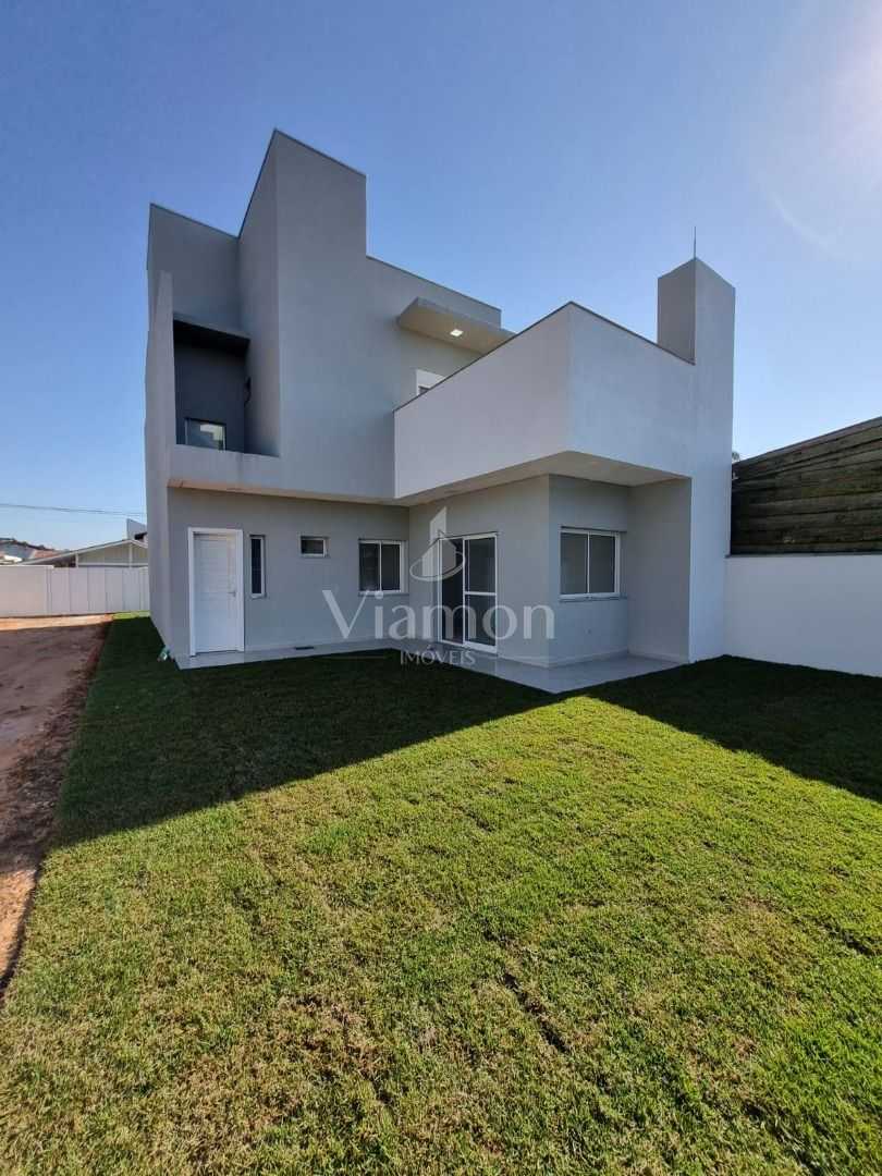 Sobrado à Venda na Praia de Itapoá  3 Suítes, Amplo Terreno e ...