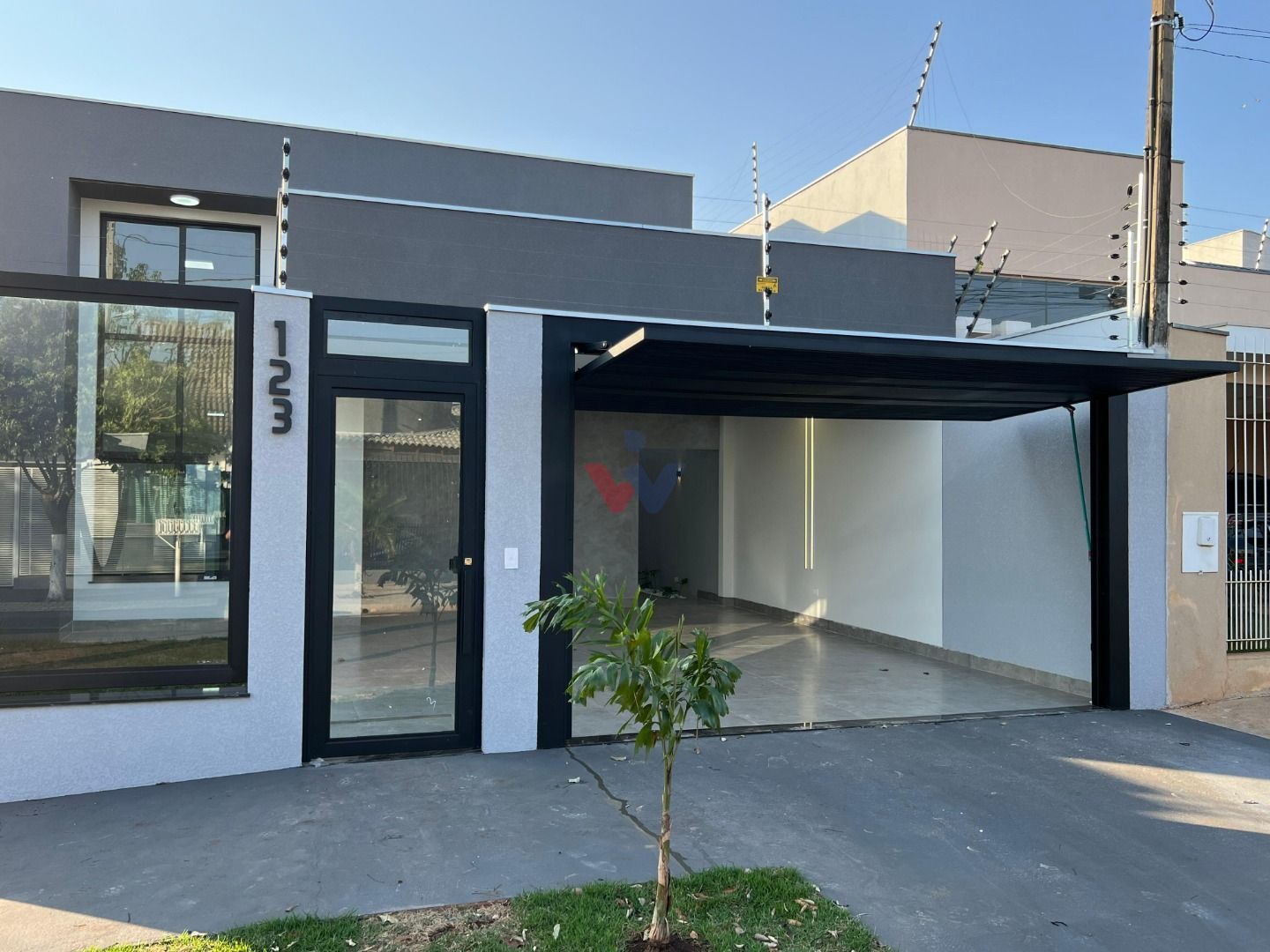 Casa de Alto Padrão no Jardim Oriental em Maringá  3 Dormitóri...