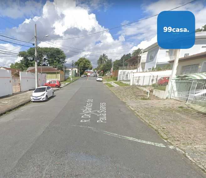 Casa Comercial nos Mercês  Amplo Espaço e Localização Estratégica