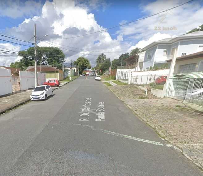 Casa Comercial nos Mercês  Amplo Espaço e Localização Estratégica