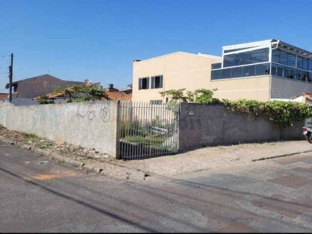 Terreno de Esquina em Curitiba  Perfeito para Construção ou In...