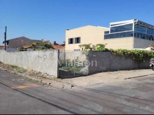 Terreno de Esquina em Curitiba  Perfeito para Construção ou In...