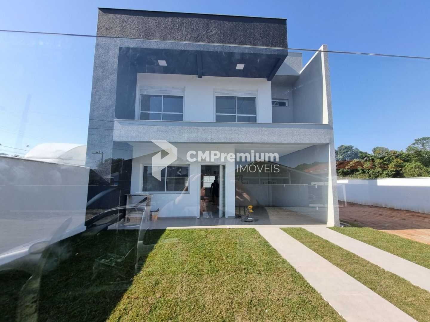 Sobrado à Venda na Praia de Itapoá  3 Suítes, Amplo Terreno e ...