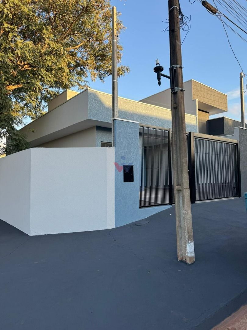 Casa à Venda no Jardim Tropical - 2 Dormitórios, Garagem e Loc...