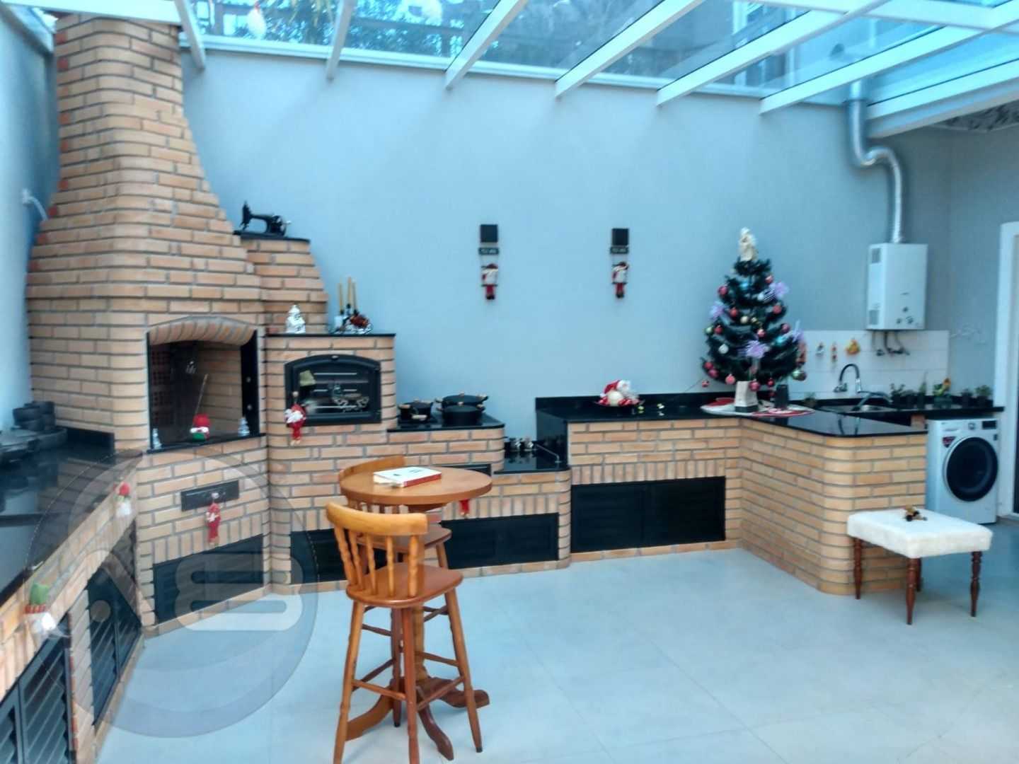 Triplex Moderno de 240m  com 4 Quartos, Ático e Churrasqueira ...