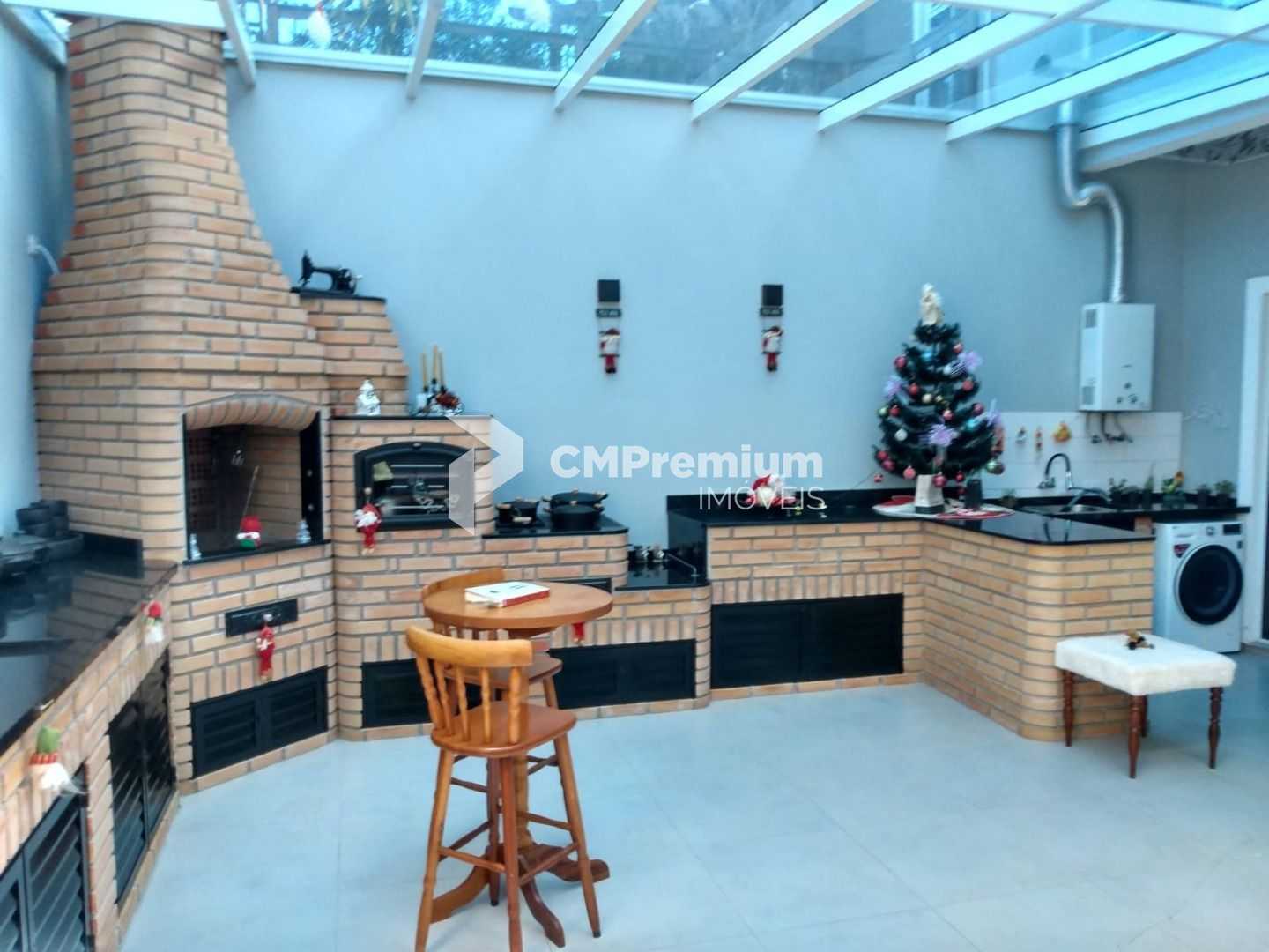 Triplex Moderno de 240m  com 4 Quartos, Ático e Churrasqueira ...