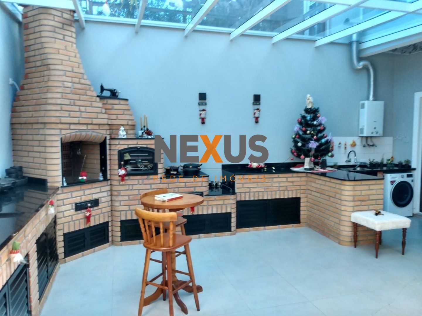 Triplex Moderno de 240m  com 4 Quartos, Ático e Churrasqueira ...