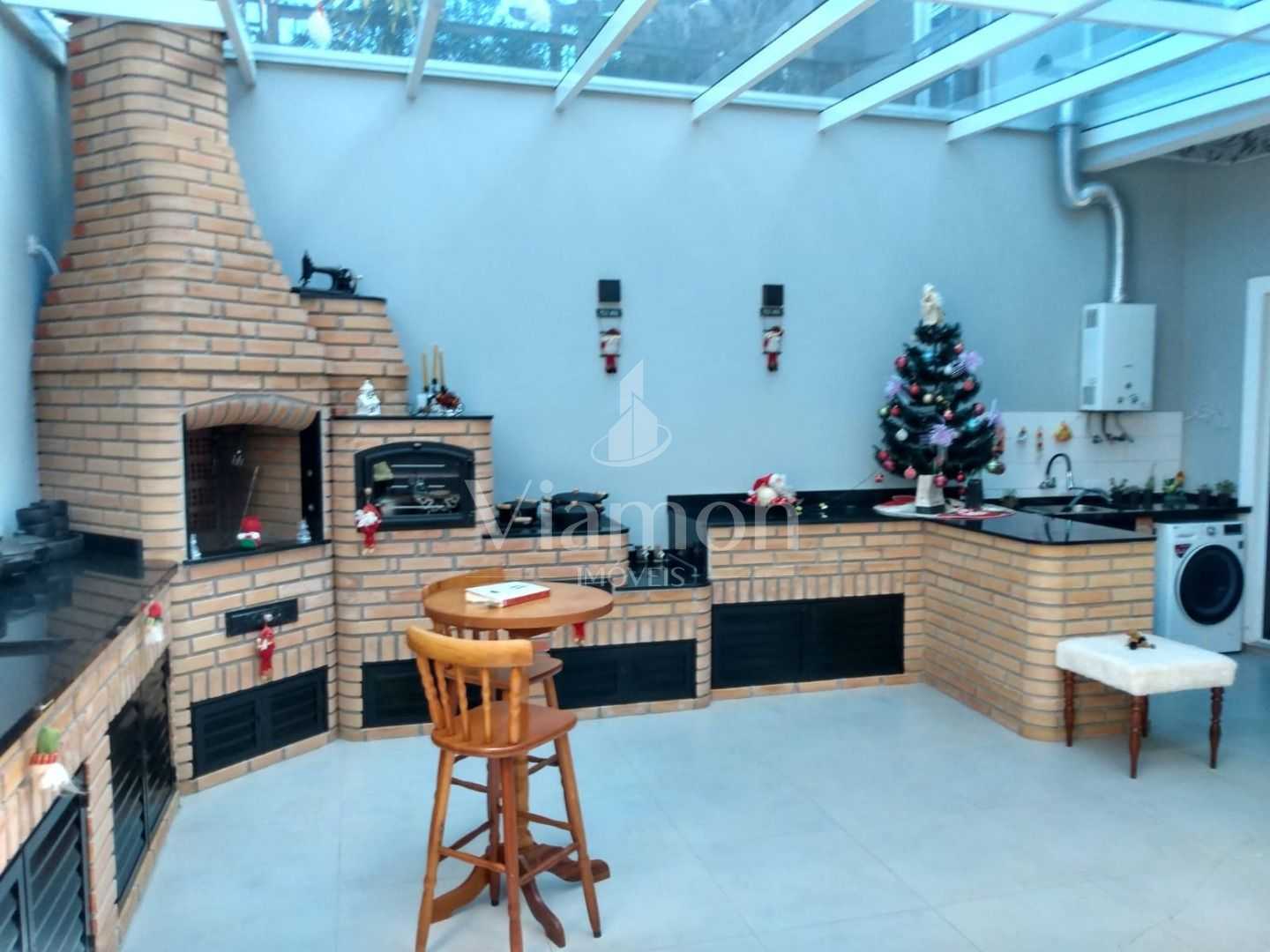 Triplex Moderno de 240m  com 4 Quartos, Ático e Churrasqueira ...