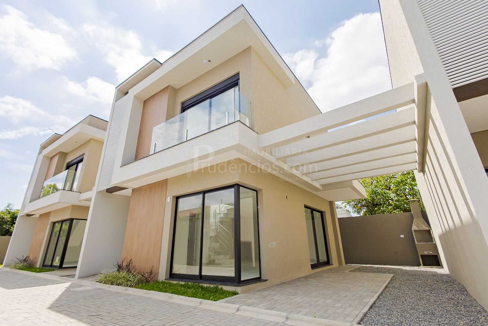 Sobrado Duplex com Suíte, Churrasqueira e Localização Privileg...