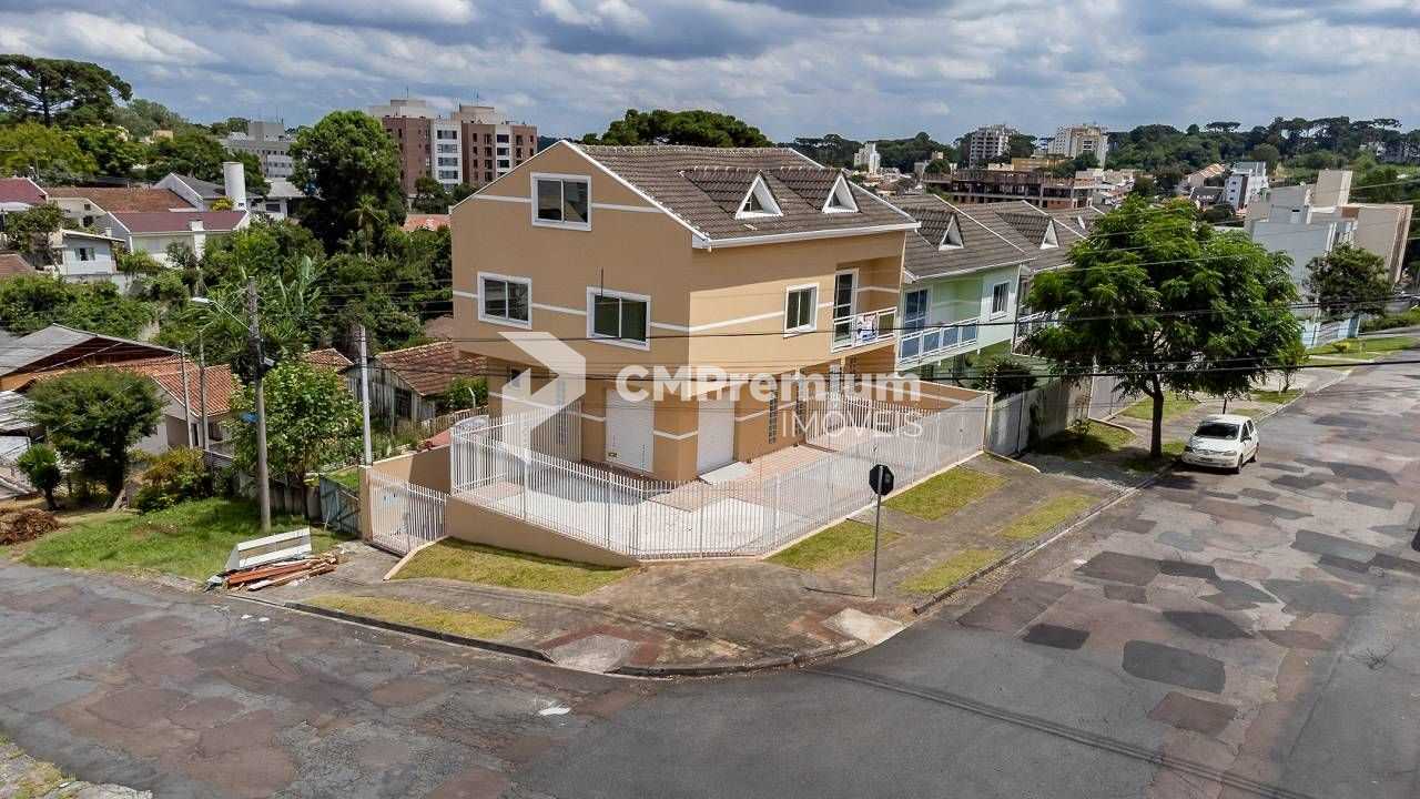 Sobrado com Loja à Venda em Curitiba, More e Empreenda no Mesm...