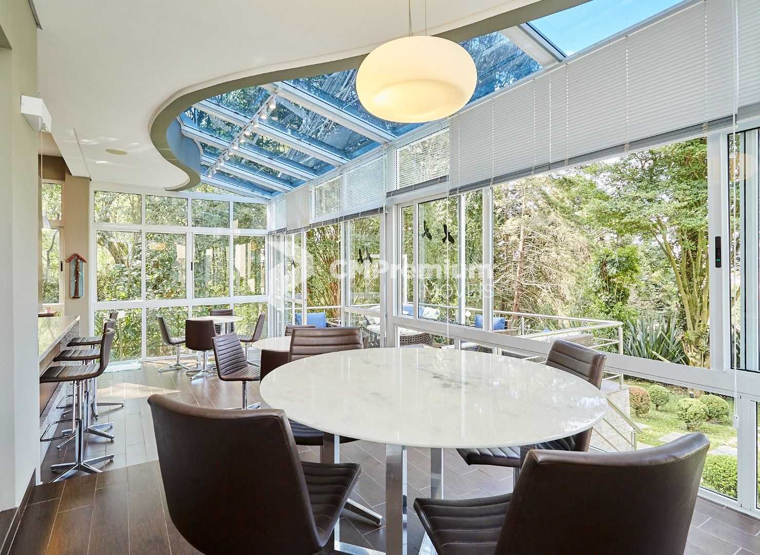 Residência de Alto Padrão no Campo Comprido  Exclusividade e N...