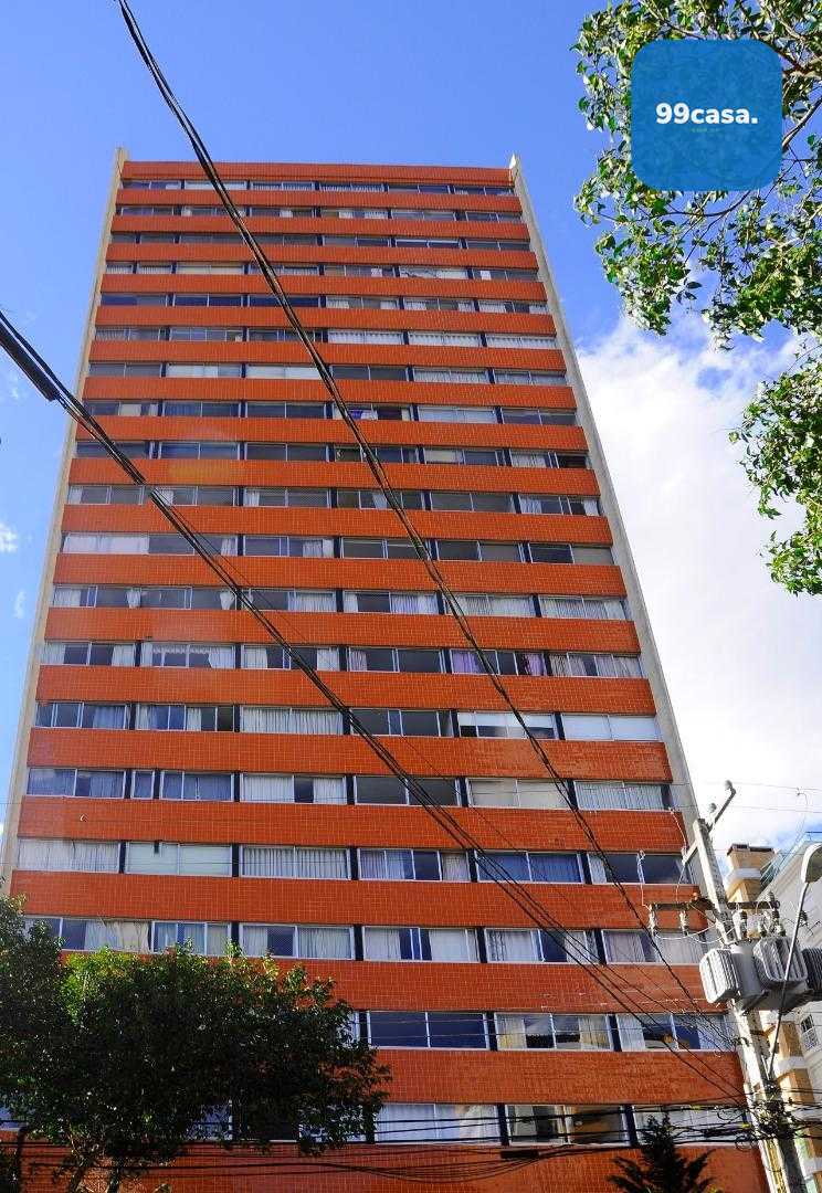 Apartamento Espaçoso no Centro de Curitiba  Andar Alto, 3 Dorm...
