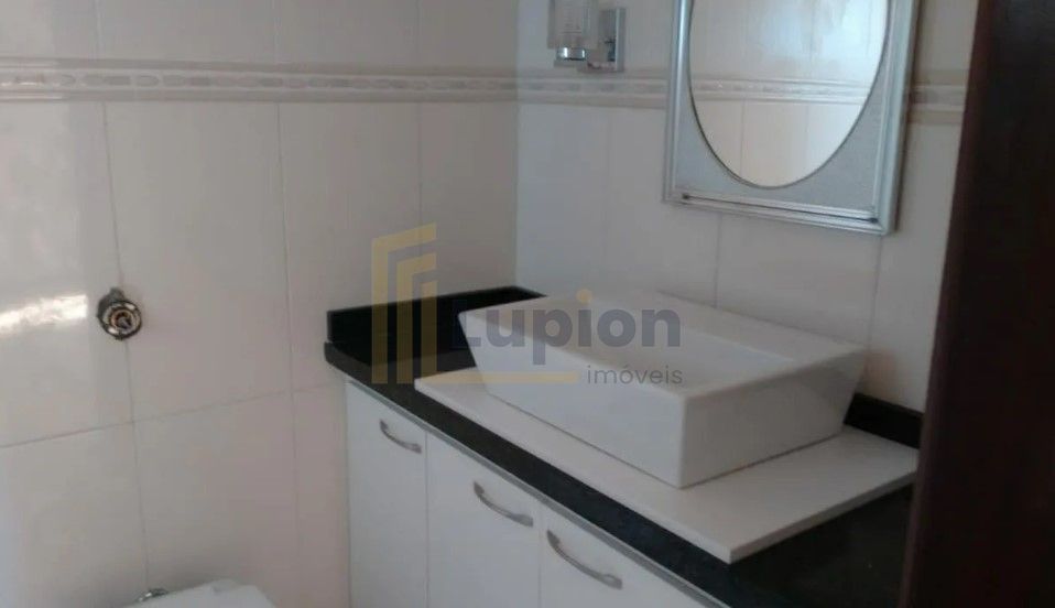 Barracão à Venda no Boqueirão  600m  de Espaço e Localização E...