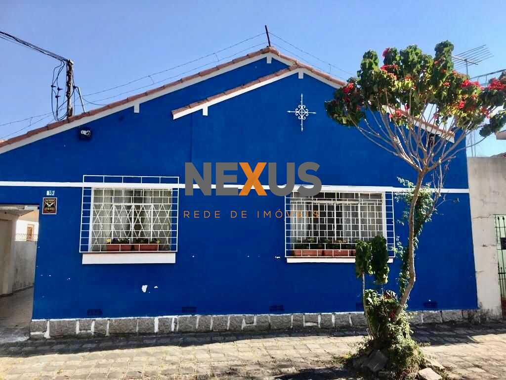 Excelente imóvel com duas casas independentes no Vale do Pinhã...