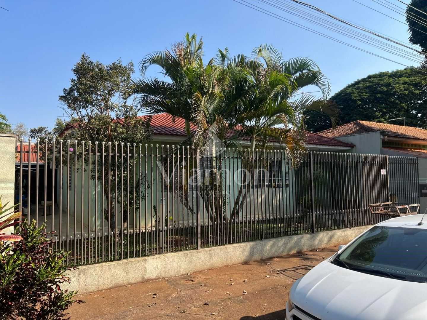 Casa Espaçosa com Edícula Versátil à Venda no Parque Residenci...
