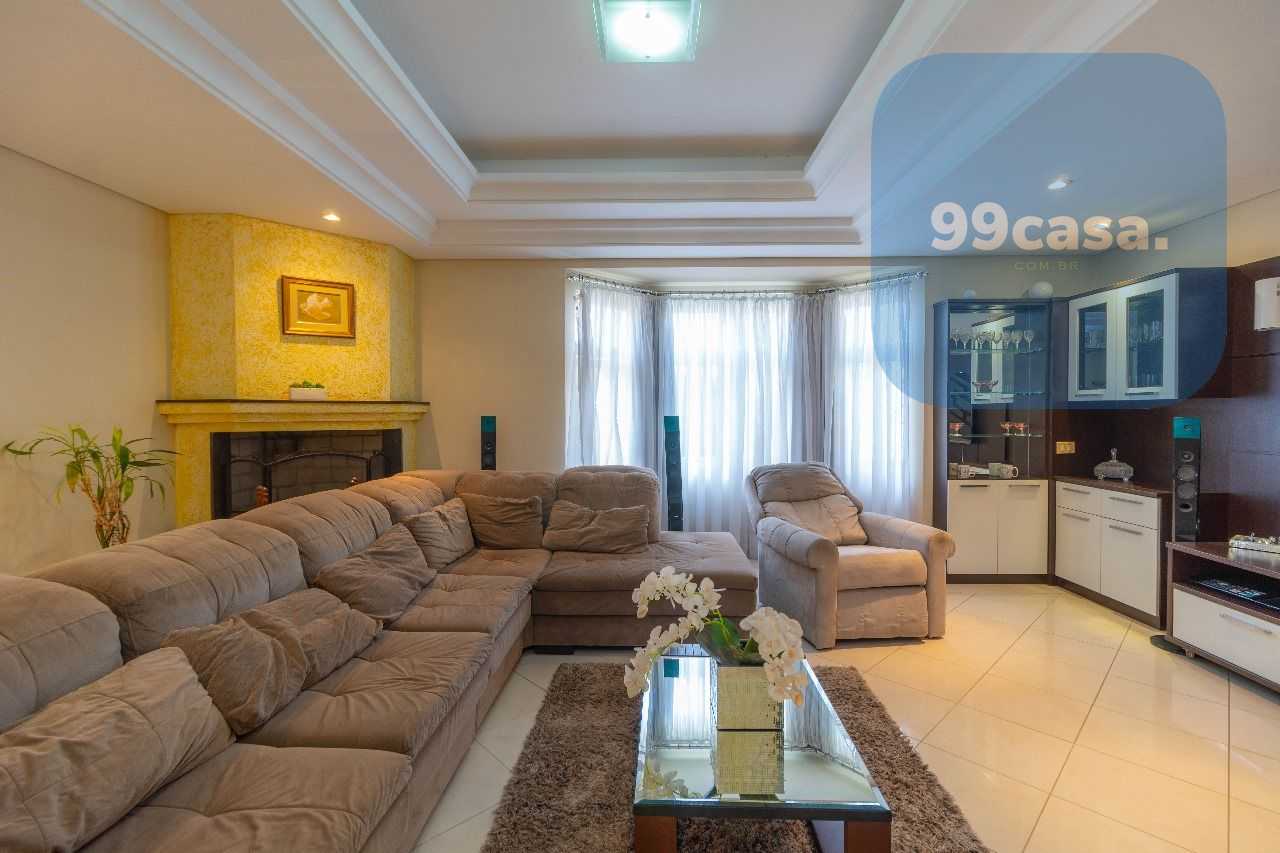 Sobrado Triplex à Venda no Vila Izabel, Curitiba, Espaço e Con...