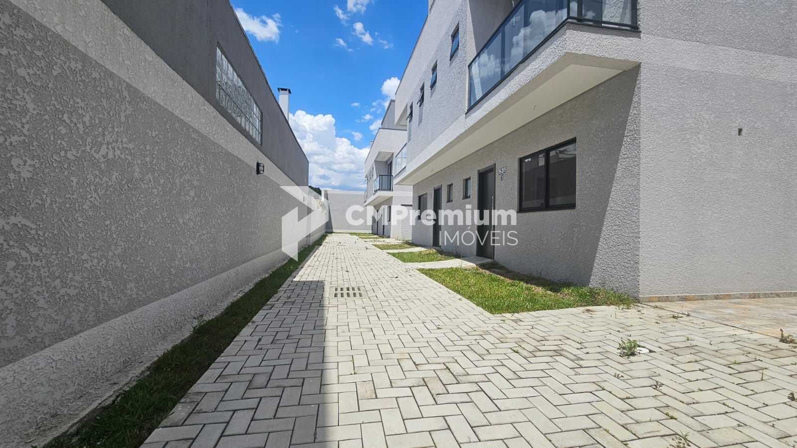 Lindo sobrado novo com terraço e vista da Serra do Mar  Boqueirão