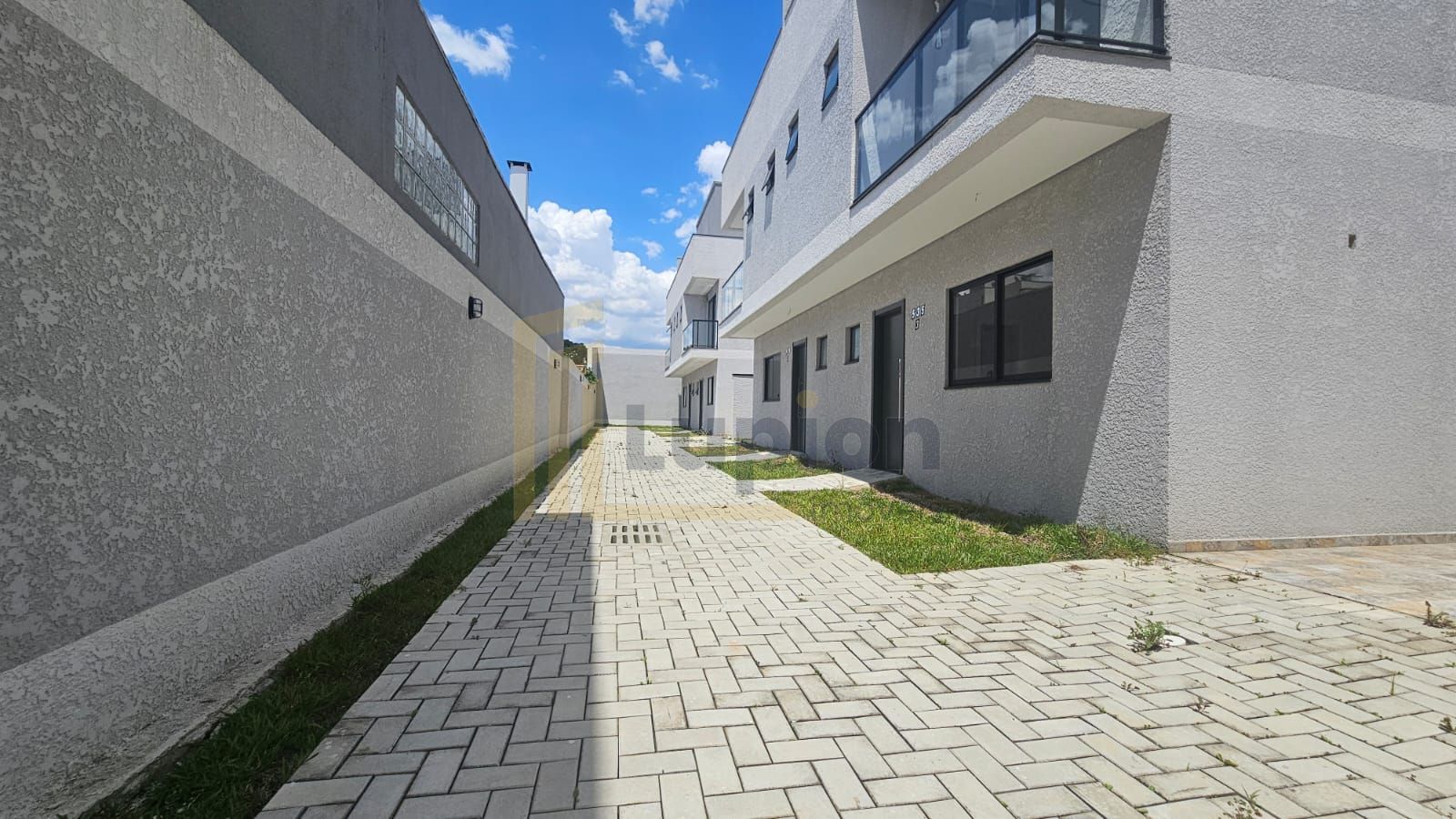 Lindo sobrado novo com terraço e vista da Serra do Mar  Boqueirão